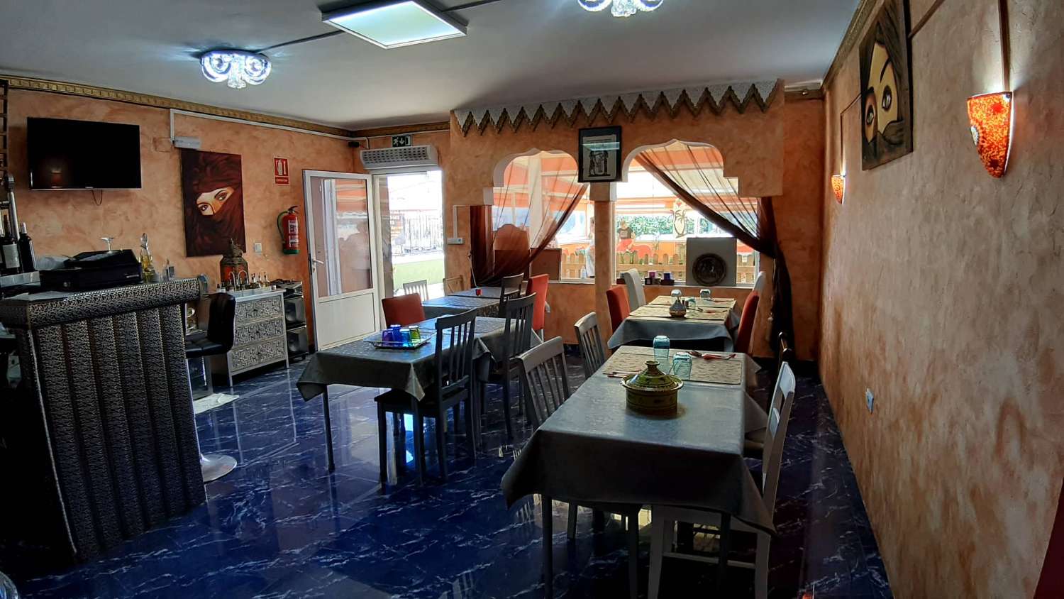 Restaurang med terrass i Torrevieja (Traspaso)