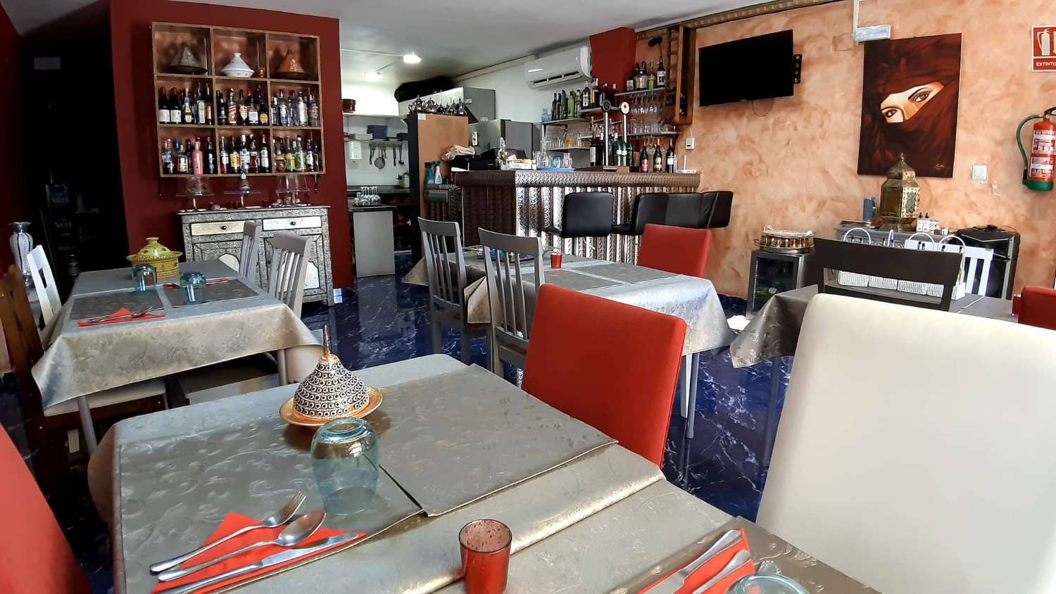 GOEDE DEAL Restaurant met terras in Torrevieja (transfer)..