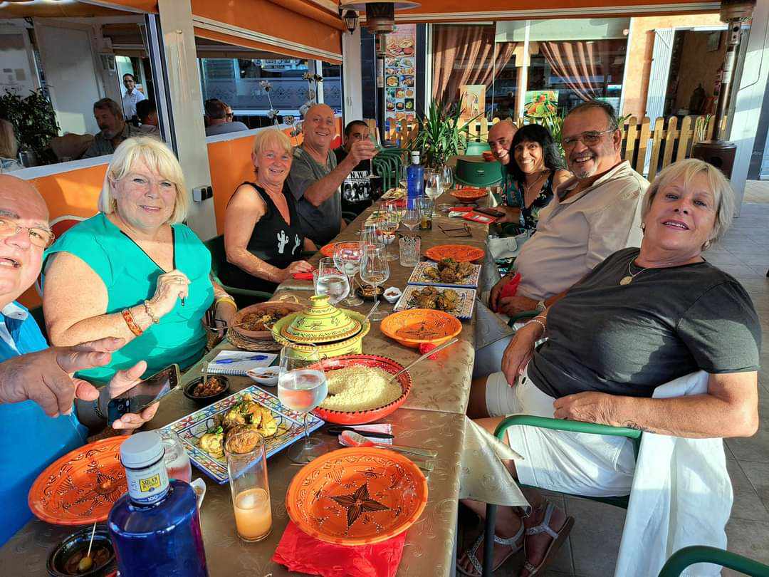 GOEDE DEAL Restaurant met terras in Torrevieja (transfer)..