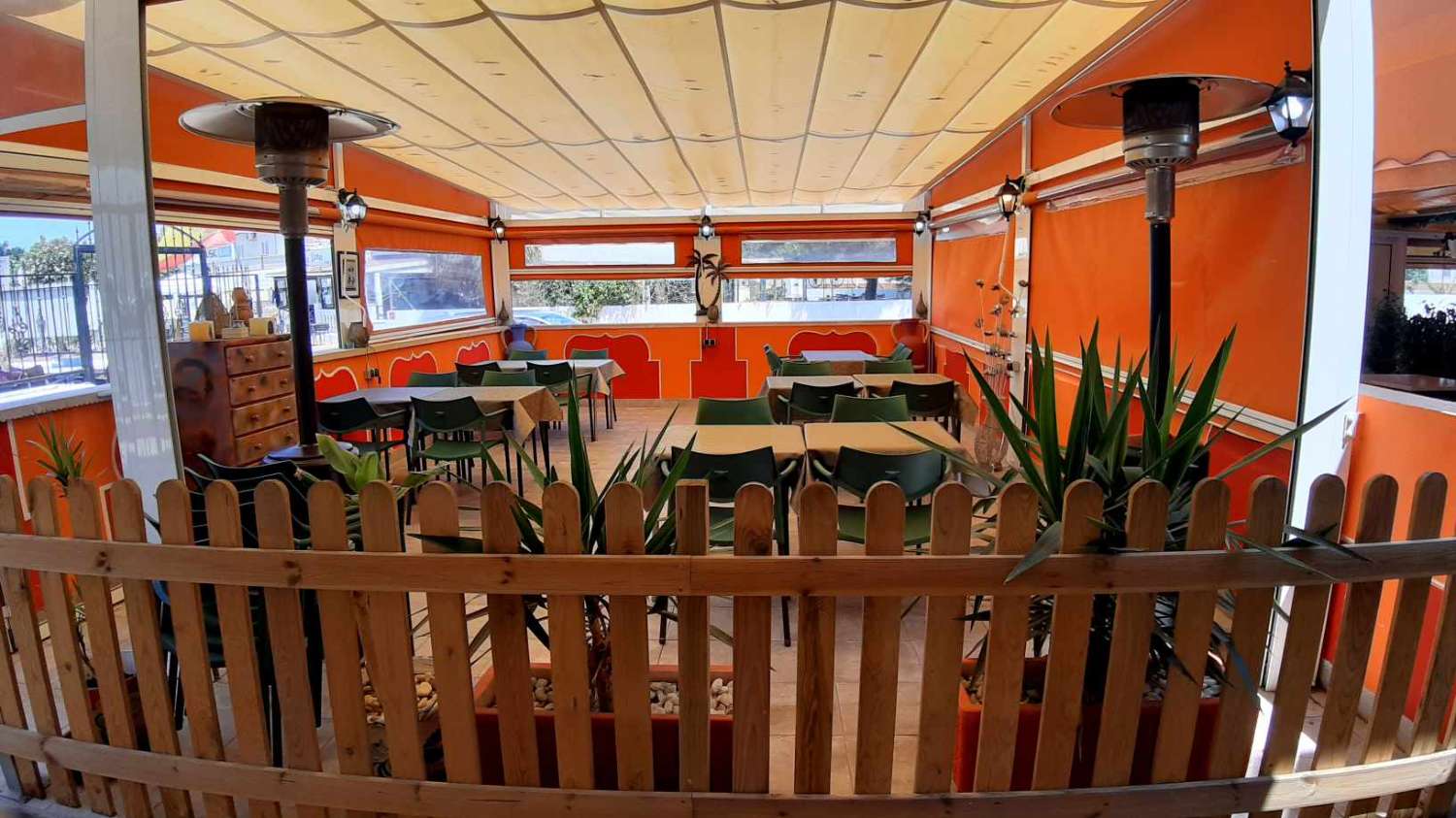 GUTE ANGEBOT Restaurant mit Terrasse in Torrevieja (Transfer)..