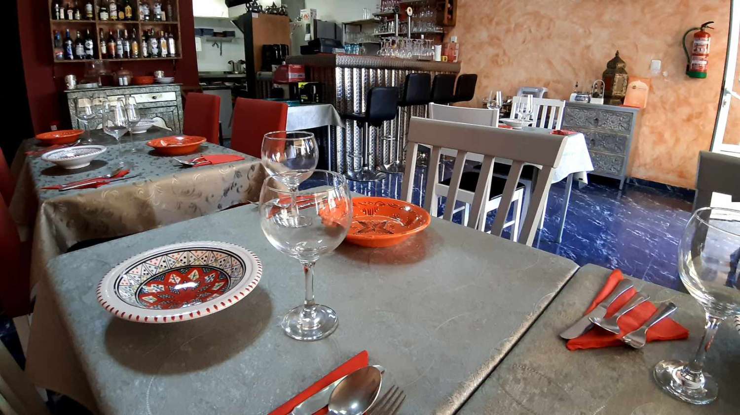 GUTE ANGEBOT Restaurant mit Terrasse in Torrevieja (Transfer)..
