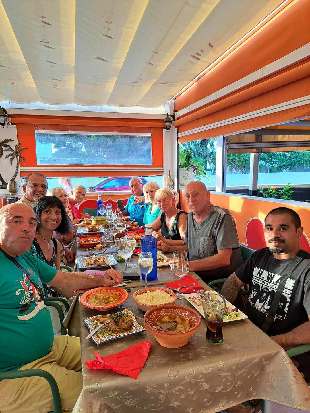 BUON AFFARE Ristorante con terrazza a Torrevieja (Trasferimento)..