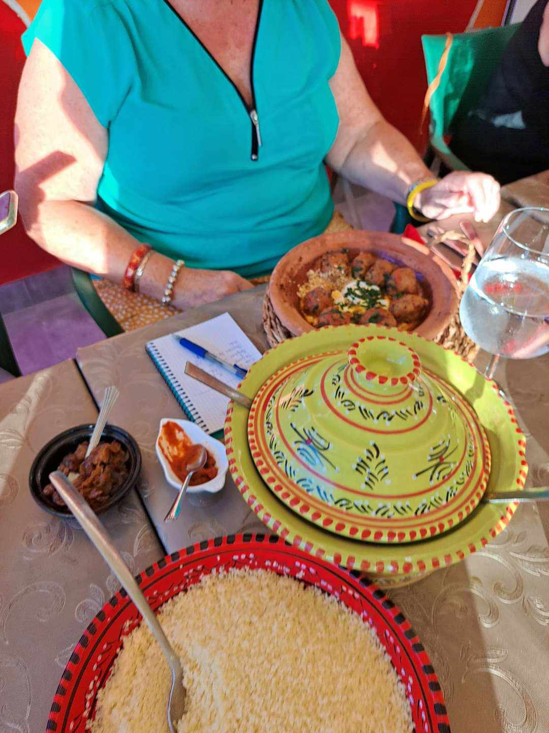 BUON AFFARE Ristorante con terrazza a Torrevieja (Trasferimento)..