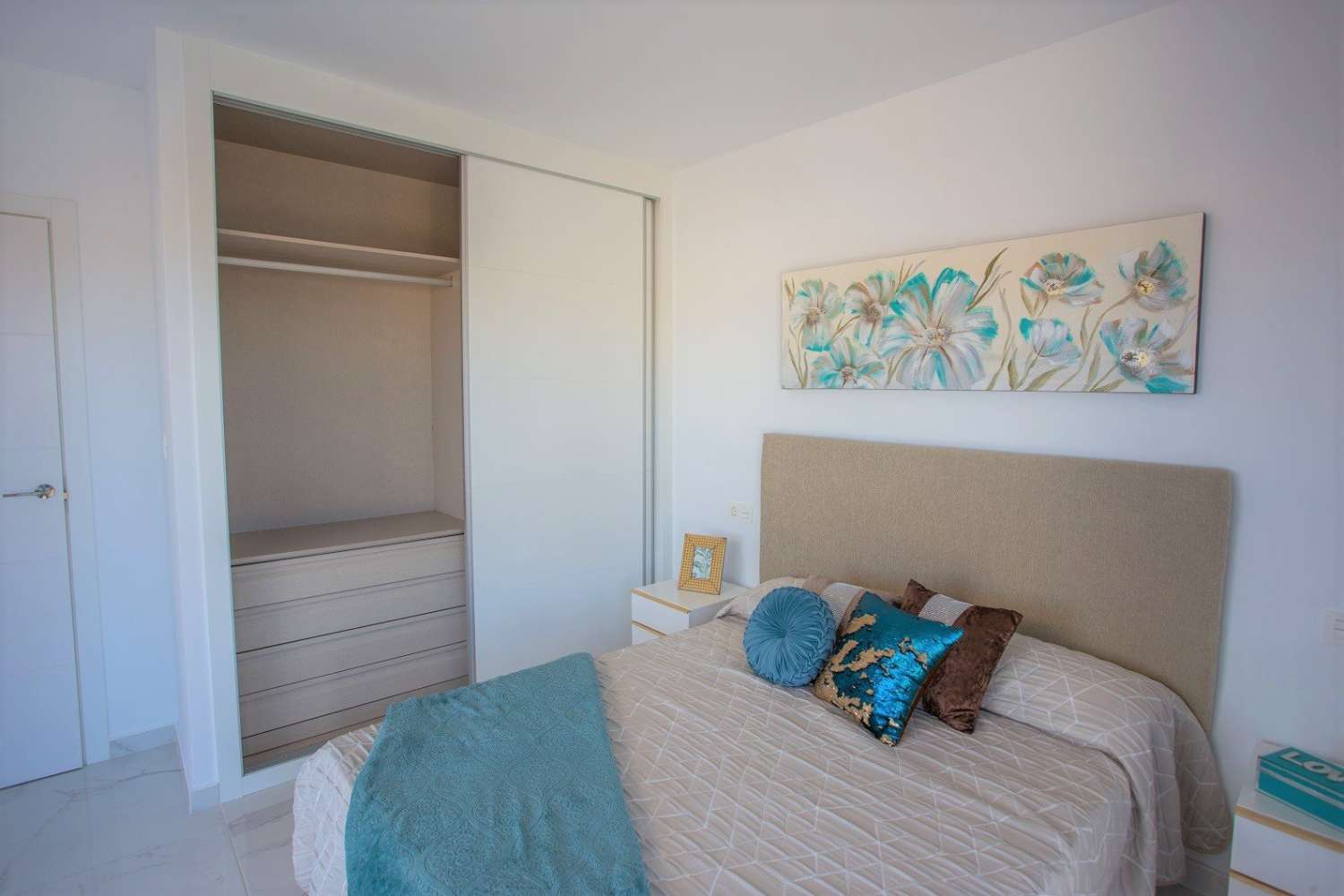 Magnífica villa nueva con piscina privada en Los Montesinos
