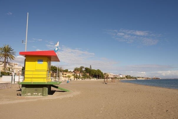 Xalet d'obra nova amb piscina privada i solàrium a San Javier