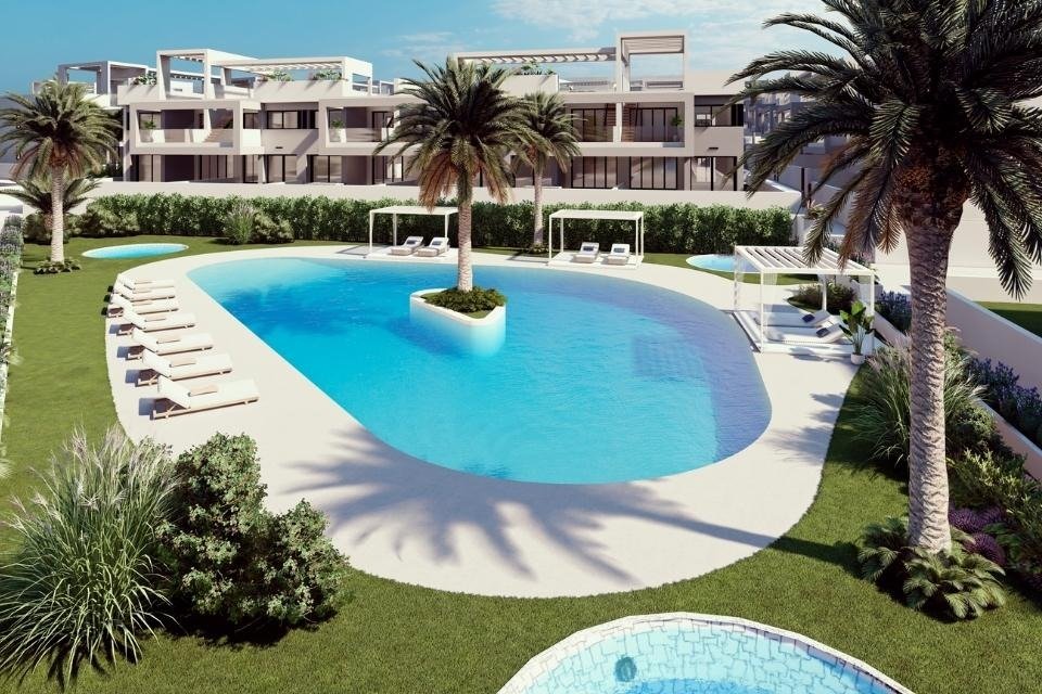 Bungalows de 2 dormitorios a estrenar y piscina en Torrevieja (Los Balcones)