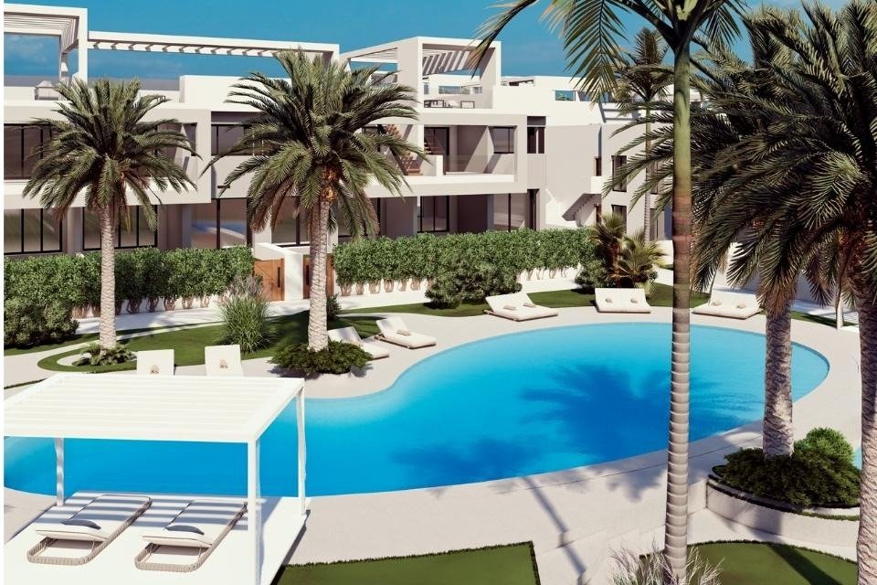 Bungalows de 2 dormitorios a estrenar y piscina en Torrevieja (Los Balcones)