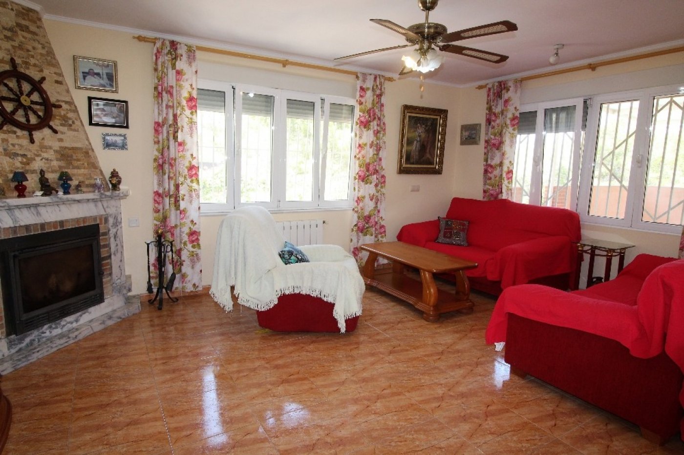 CHALET INDEPENDIENTE, 5 DORMITORIOS, GRAN JARDÍN CON PISCINA + ALOJAMIENTO (independiente)