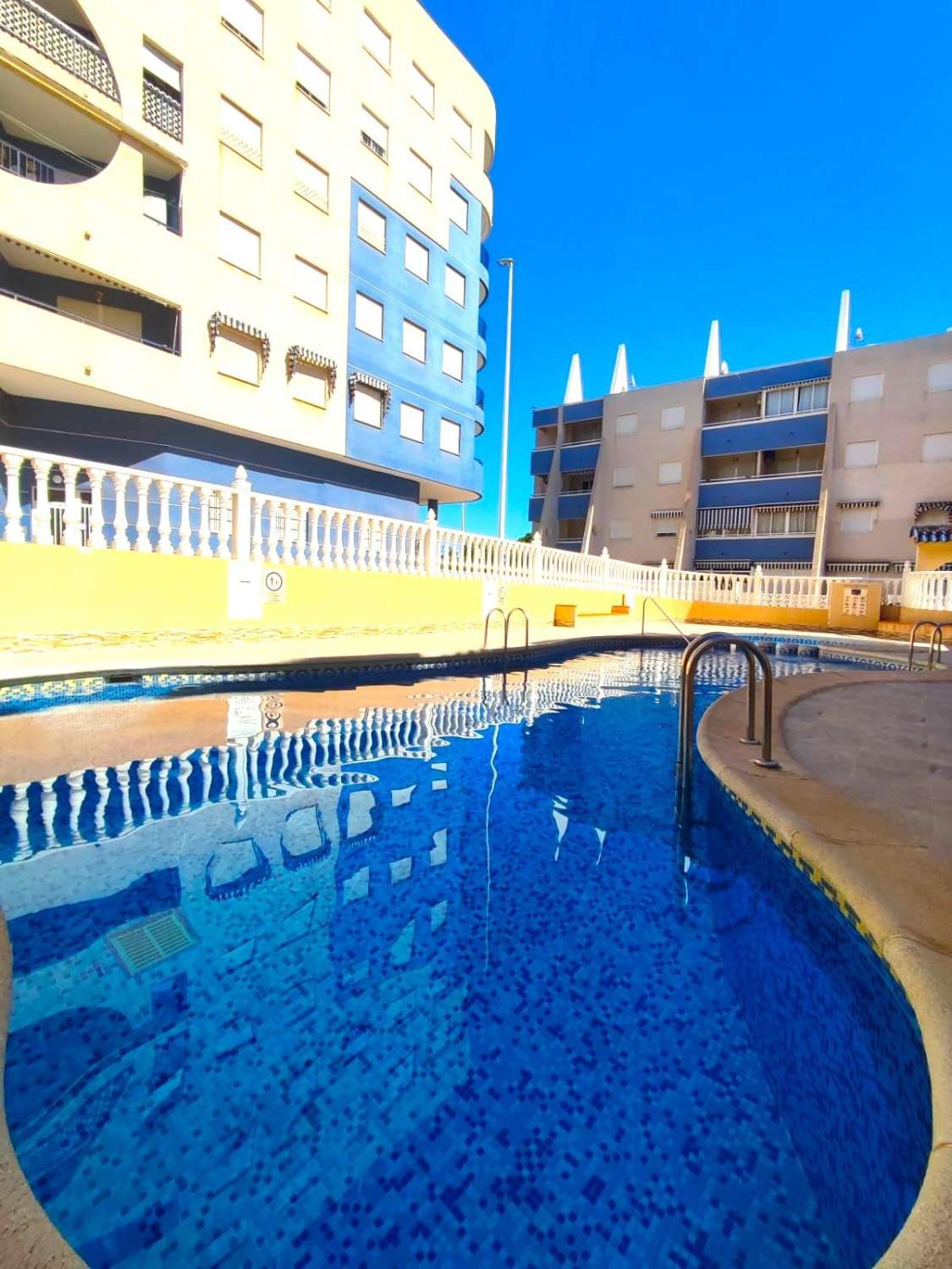 2 BEDROOM APARTMENT WITH POOL AND CLOSE TO THE BEACH