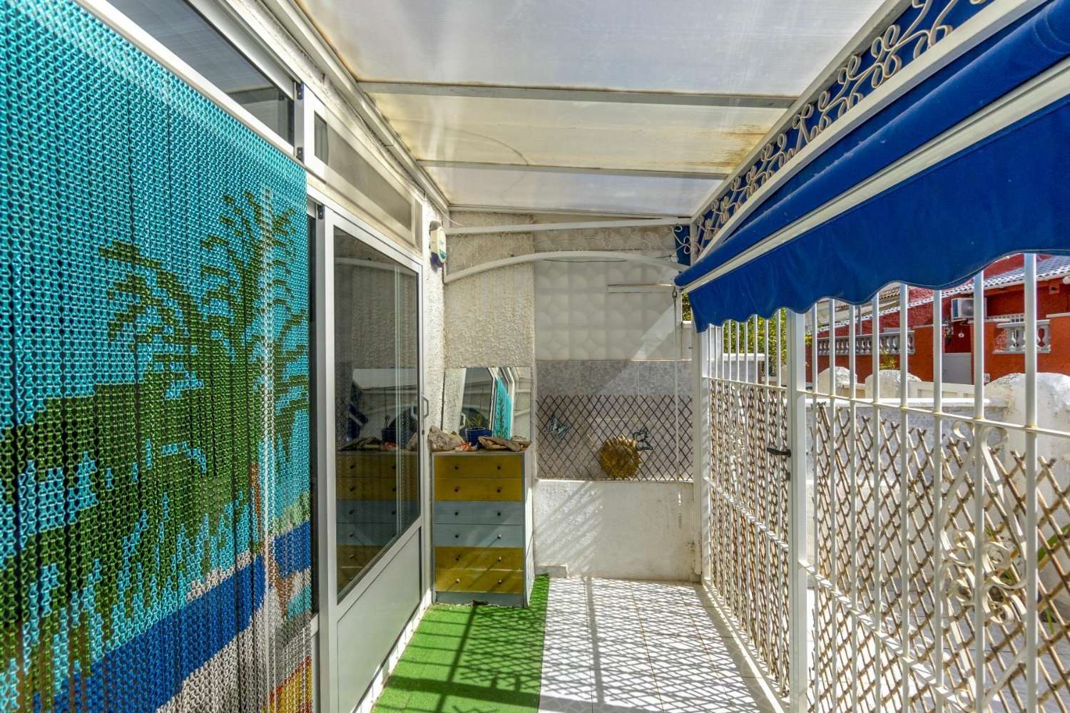 TORREVIEJA El Limonar, Charmant halfvrijstaand huis met 2 slaapkamers, gerenoveerd, met gemeenschappelijk zwembad