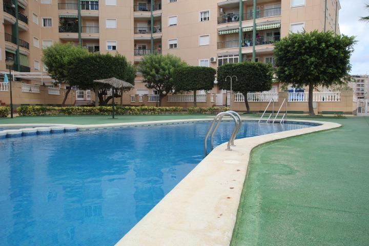 Appartamenti con 3 camere da letto con piscina a Guardamar Del Segura (centro)