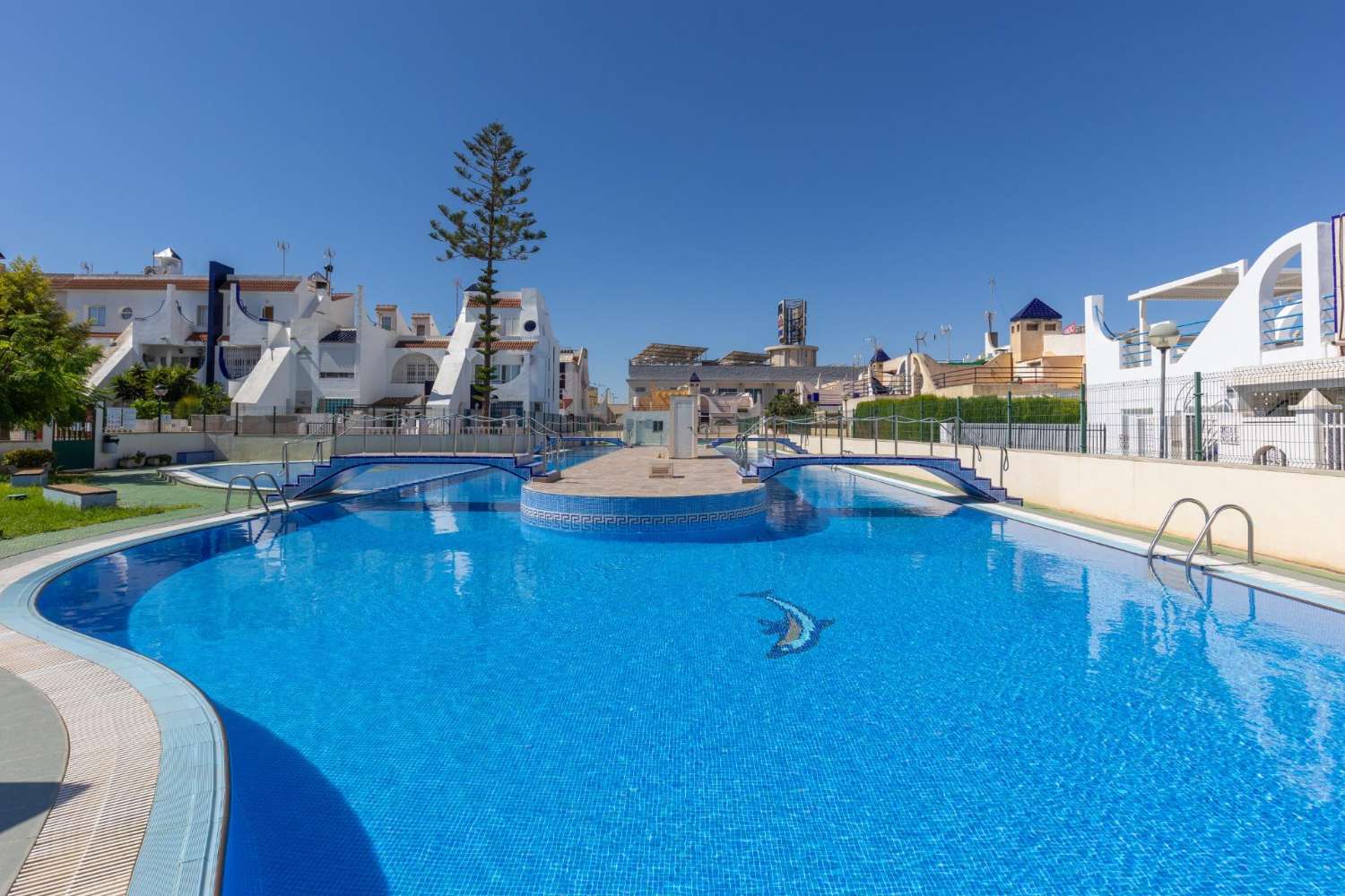 Bungalow de 4 dormitorios - Torrevieja (zona cruce de caminos)