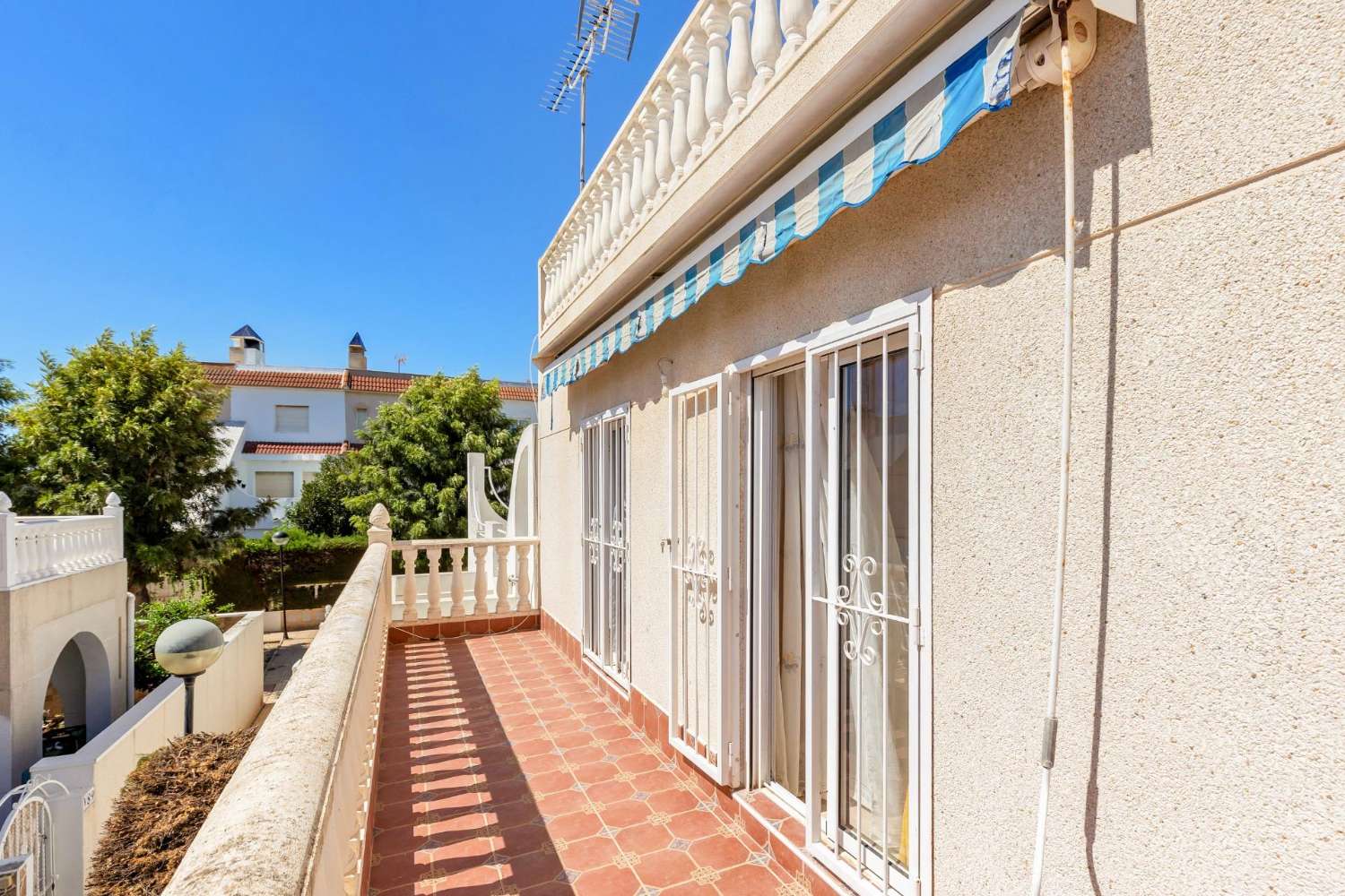Bungalow de 4 dormitorios - Torrevieja (zona cruce de caminos)