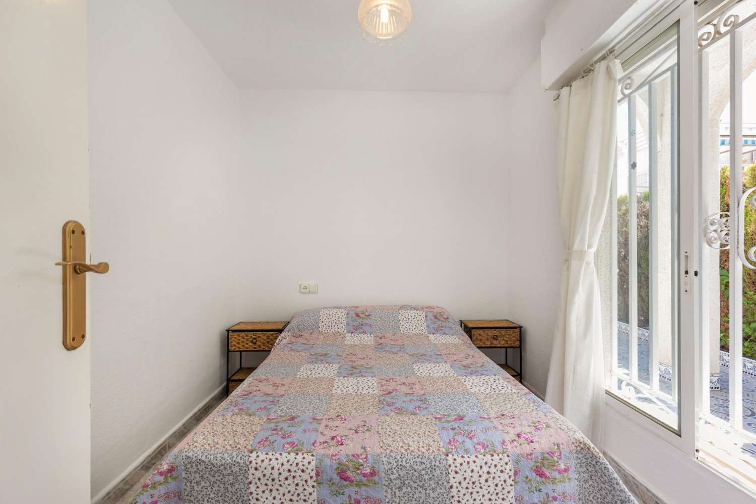 Bungalow de 4 dormitorios - Torrevieja (zona cruce de caminos)