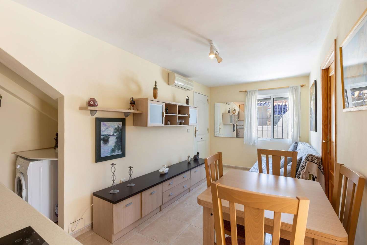 Bungalow de 4 dormitorios - Torrevieja (zona cruce de caminos)