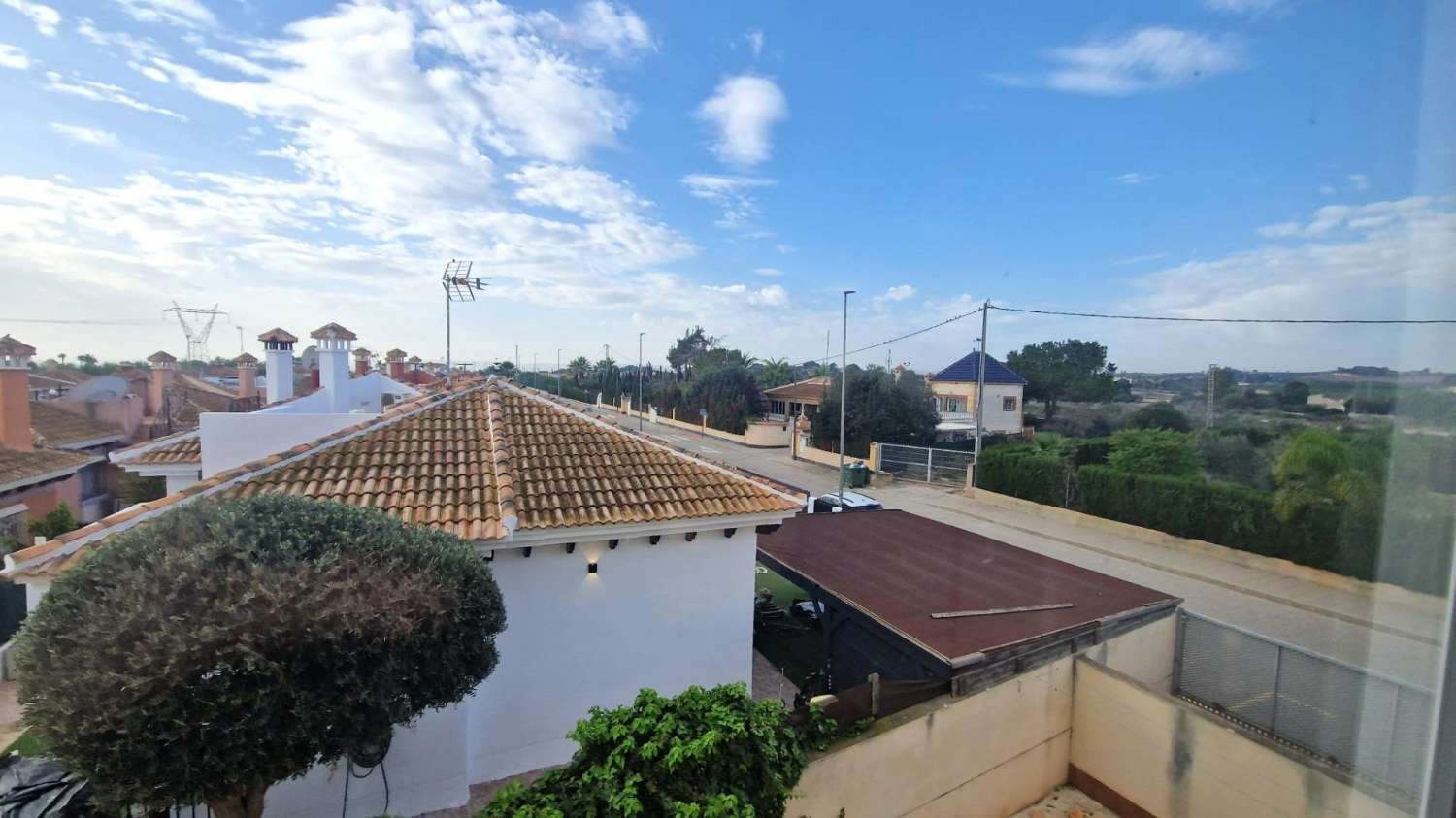 Casa de campo - Los Montesinos (La Herrada)