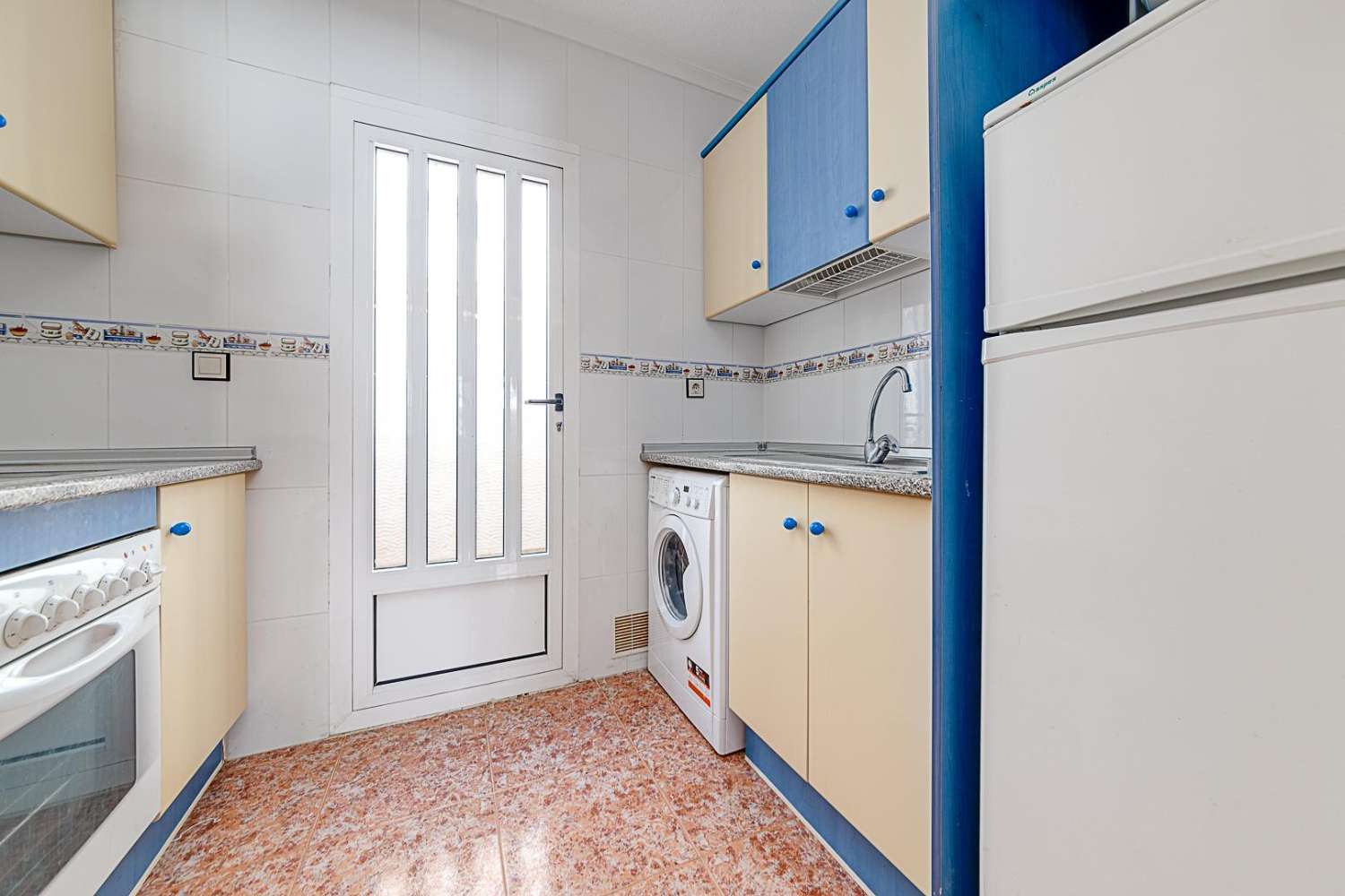 BUNGALOW CON 2 CAMERE DA LETTO CON GIARDINO PRIVATO, PISCINA COMUNITARIA E PARCHEGGIO (Vistabella Golf)