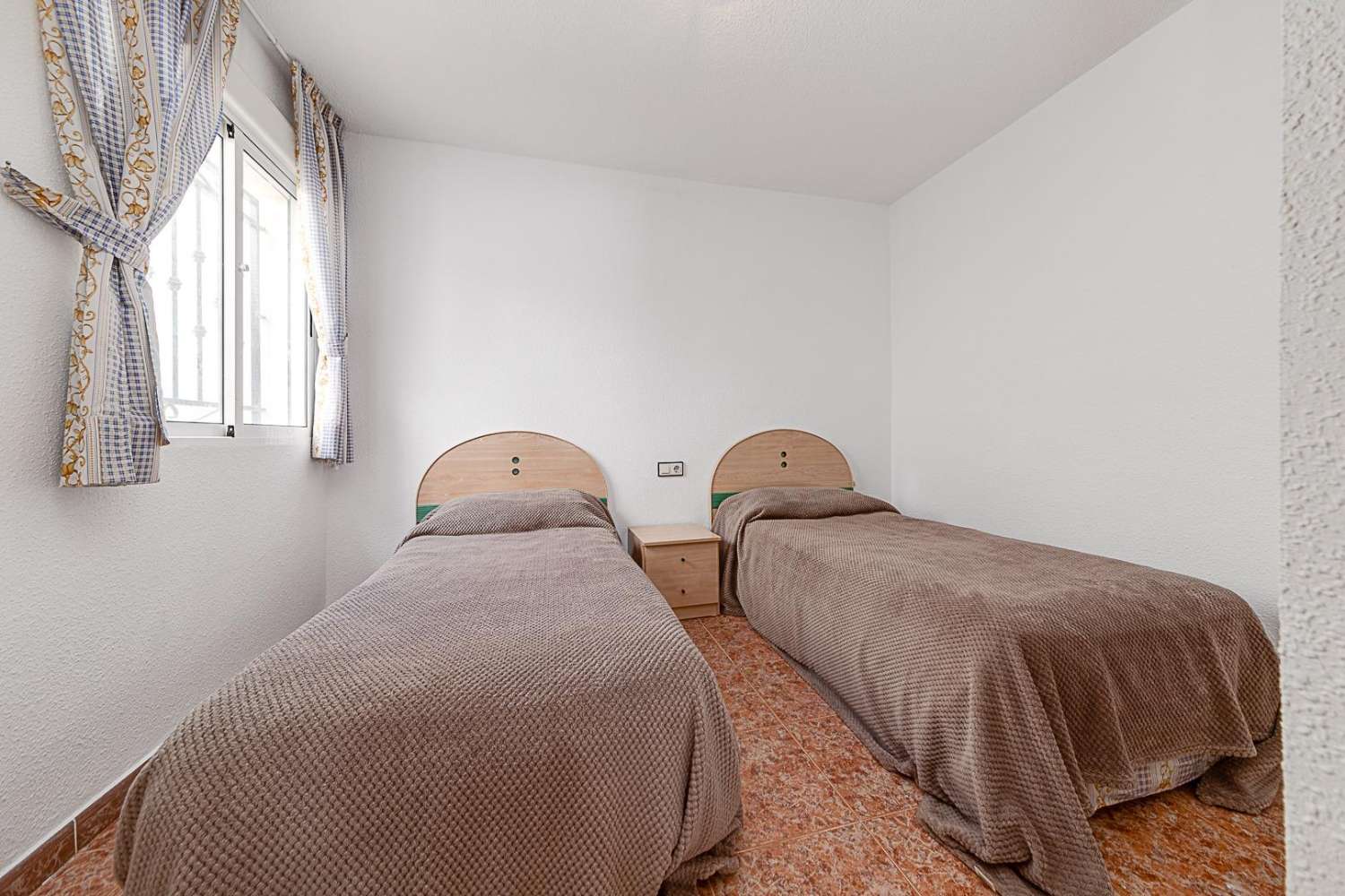 BUNGALOW CON 2 CAMERE DA LETTO CON GIARDINO PRIVATO, PISCINA COMUNITARIA E PARCHEGGIO (Vistabella Golf)