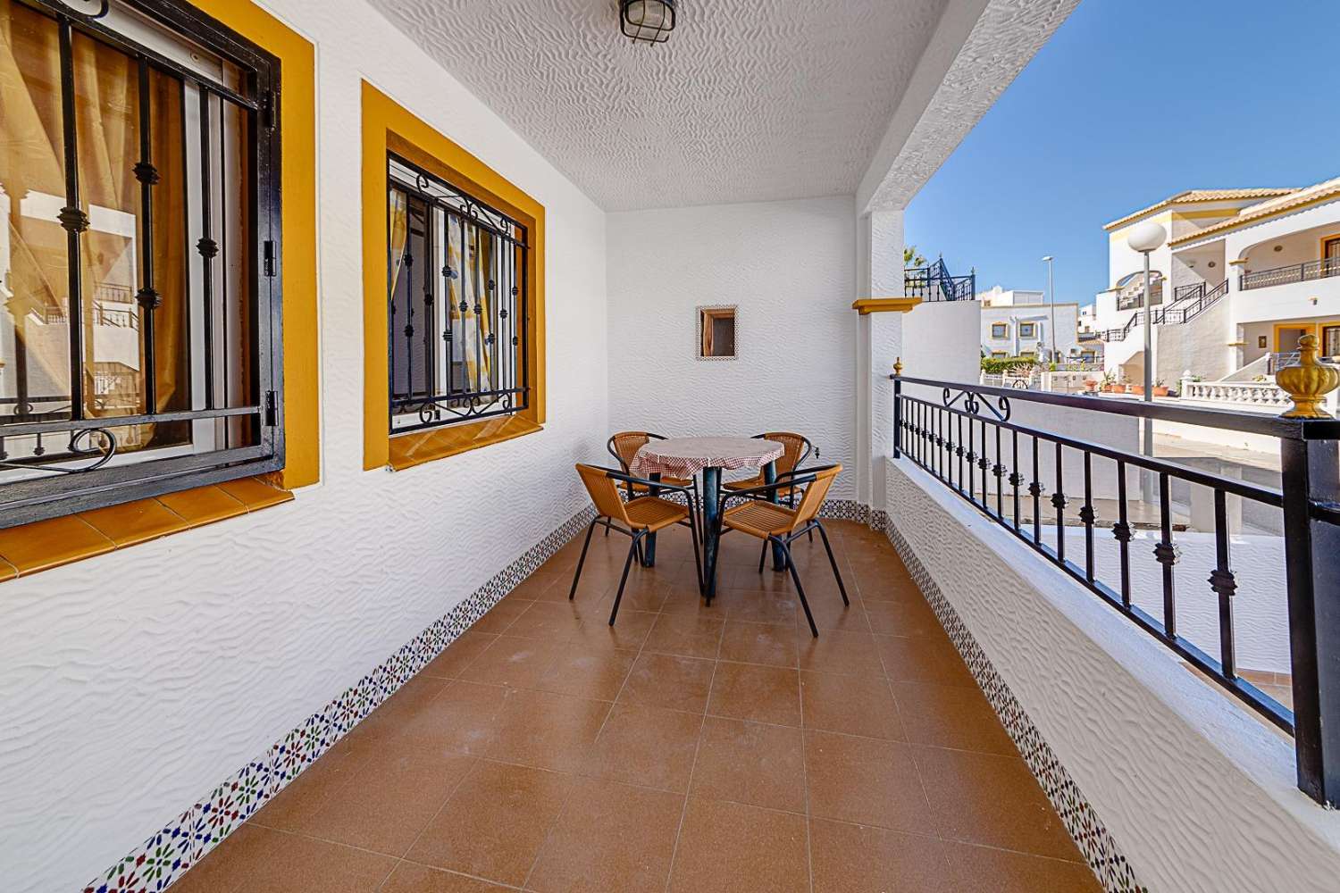 BUNGALOW CON 2 CAMERE DA LETTO CON GIARDINO PRIVATO, PISCINA COMUNITARIA E PARCHEGGIO (Vistabella Golf)