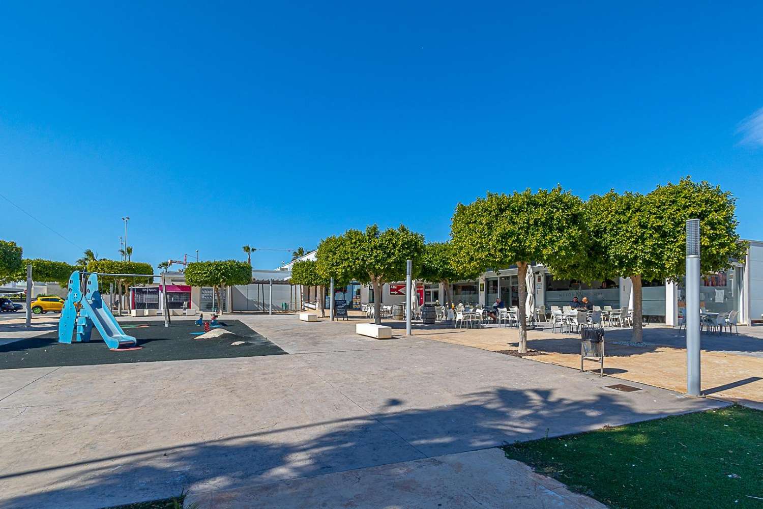 BUNGALOW CON 2 CAMERE DA LETTO CON GIARDINO PRIVATO, PISCINA COMUNITARIA E PARCHEGGIO (Vistabella Golf)
