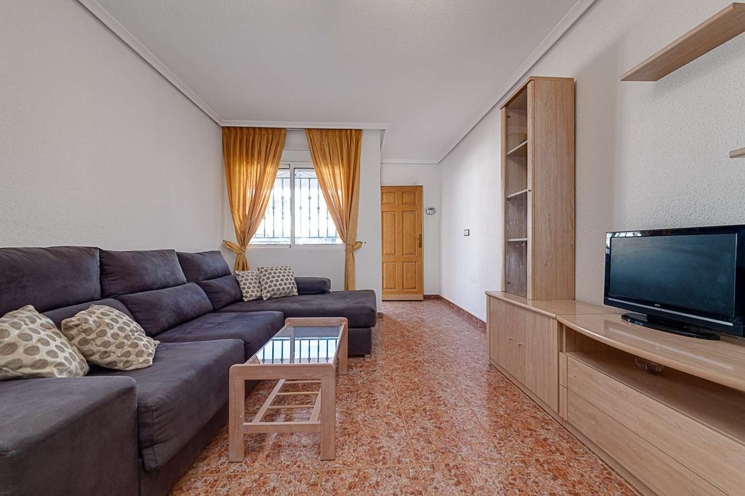BUNGALOW CON 2 CAMERE DA LETTO CON GIARDINO PRIVATO, PISCINA COMUNITARIA E PARCHEGGIO (Vistabella Golf)