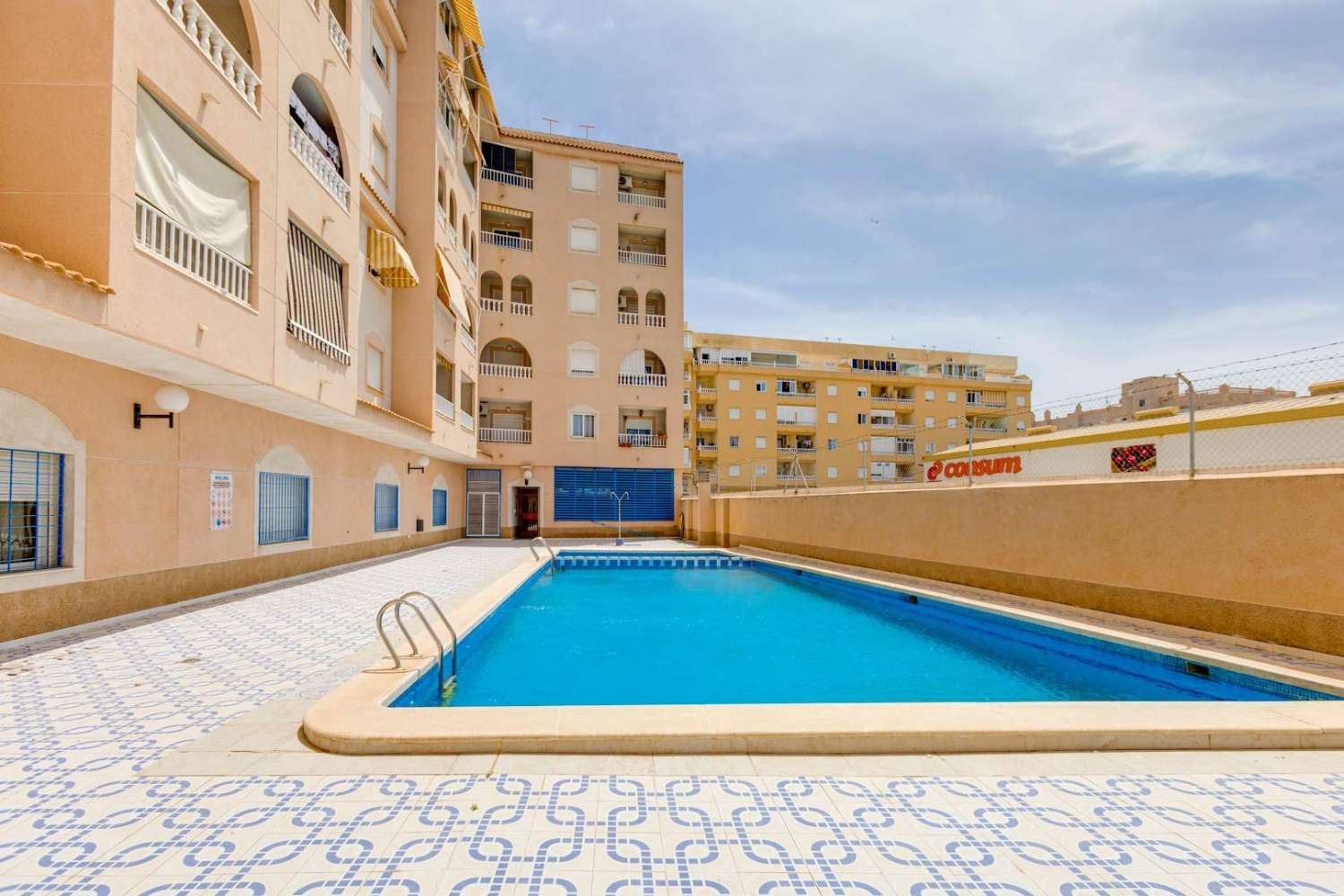 2-pokojowe mieszkanie z basenem w Torrevieja
