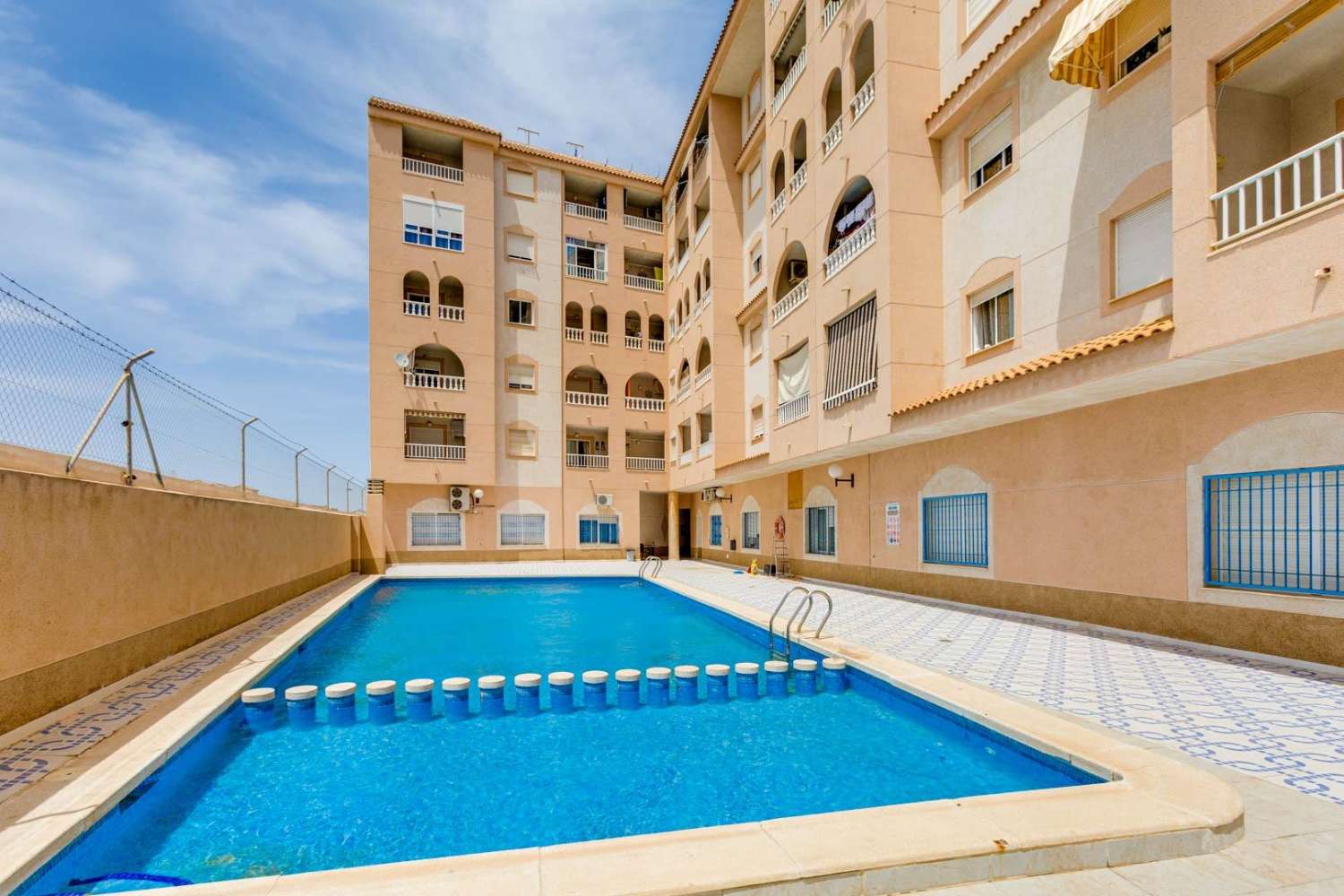 2-pokojowe mieszkanie z basenem w Torrevieja