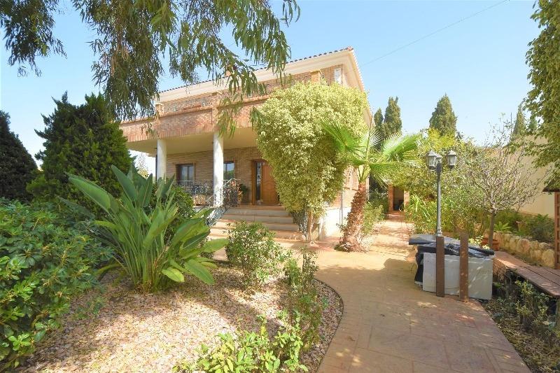 Villa di lusso indipendente, 5 camere da letto, 4 bagni, piscina, giardini, ampio terreno, Ciudad Quesada