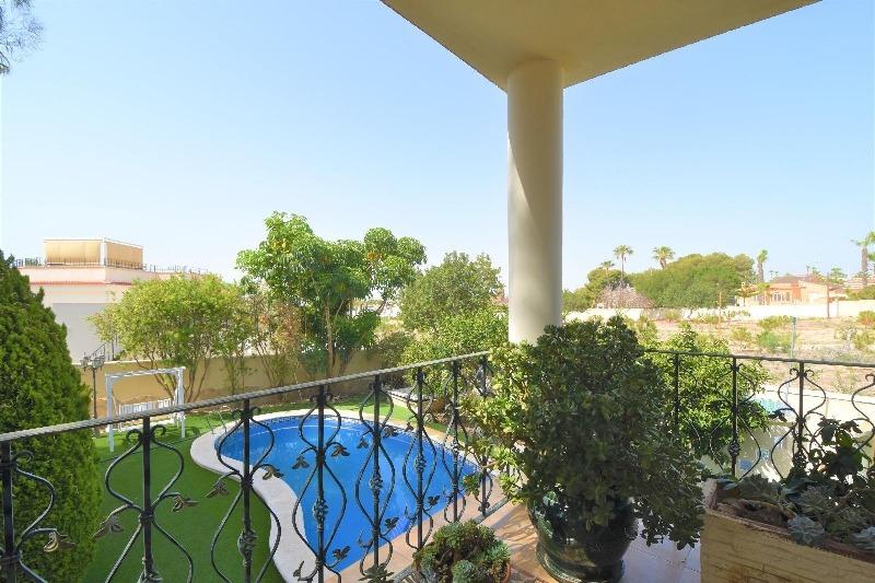 Villa di lusso indipendente, 5 camere da letto, 4 bagni, piscina, giardini, ampio terreno, Ciudad Quesada