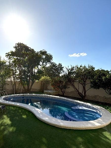Villa di lusso indipendente, 5 camere da letto, 4 bagni, piscina, giardini, ampio terreno, Ciudad Quesada