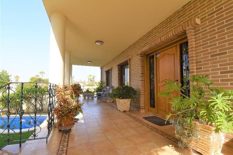 Villa di lusso indipendente, 5 camere da letto, 4 bagni, piscina, giardini, ampio terreno, Ciudad Quesada
