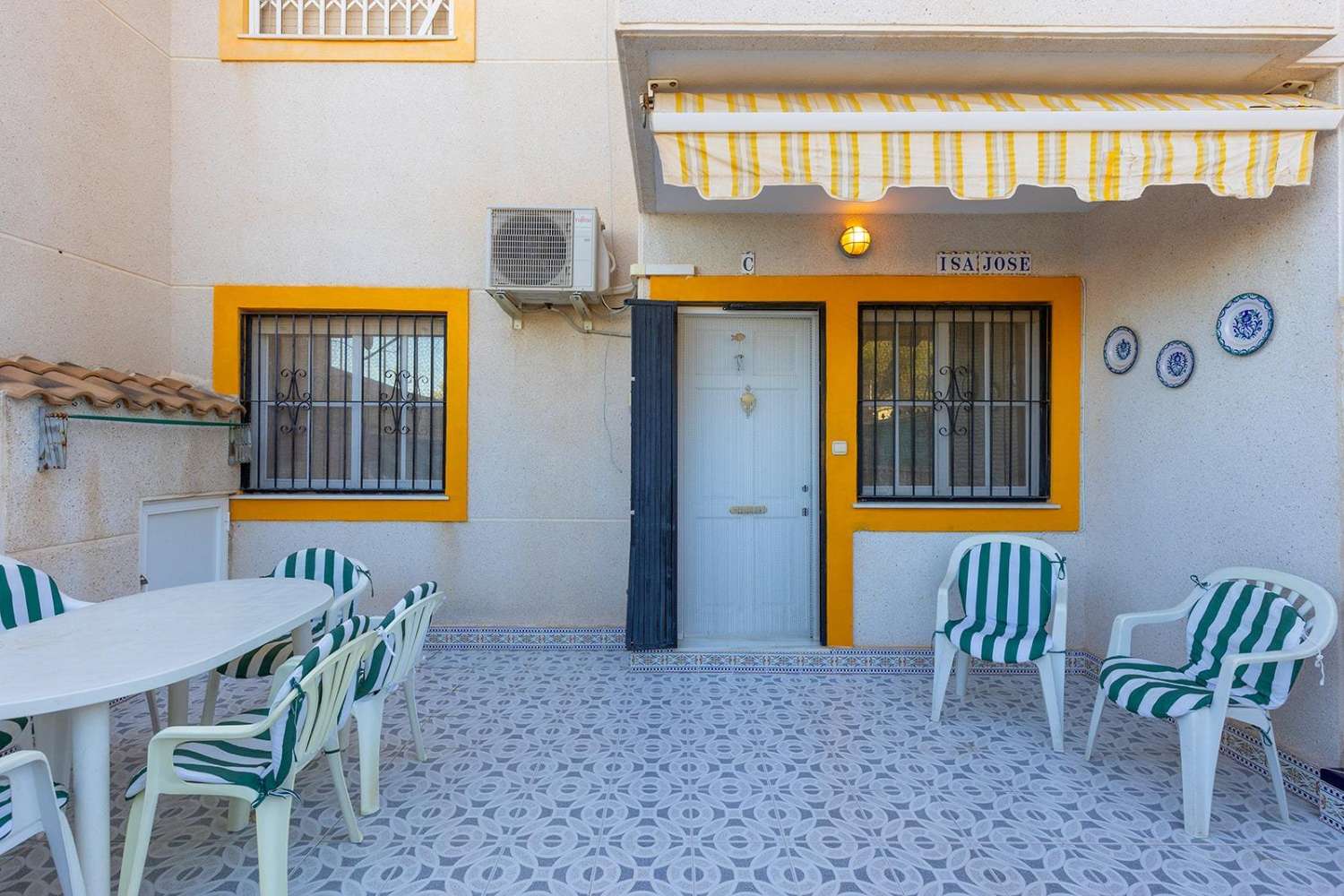 Bungalow med 1 sovrum och gemensam pool