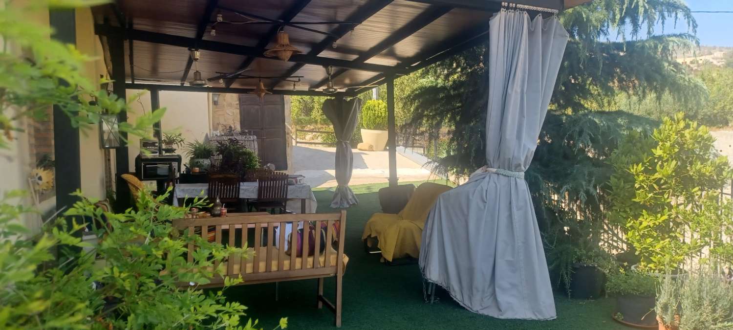 2 hus för priset av ett i Fortuna (Murcia)