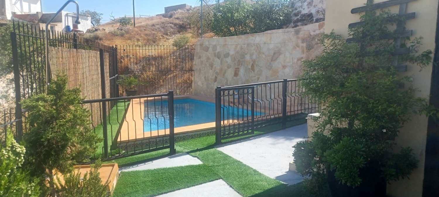 2 hus för priset av ett i Fortuna (Murcia)