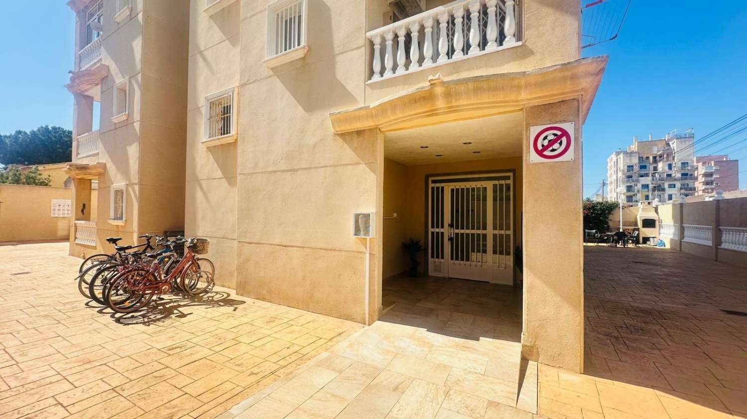 Din lägenhet med havsutsikt i Torrevieja
