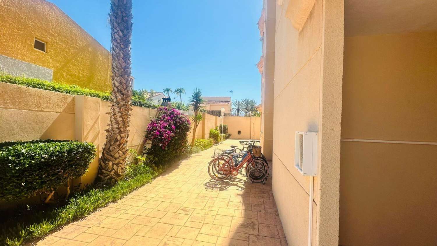 Din lägenhet med havsutsikt i Torrevieja