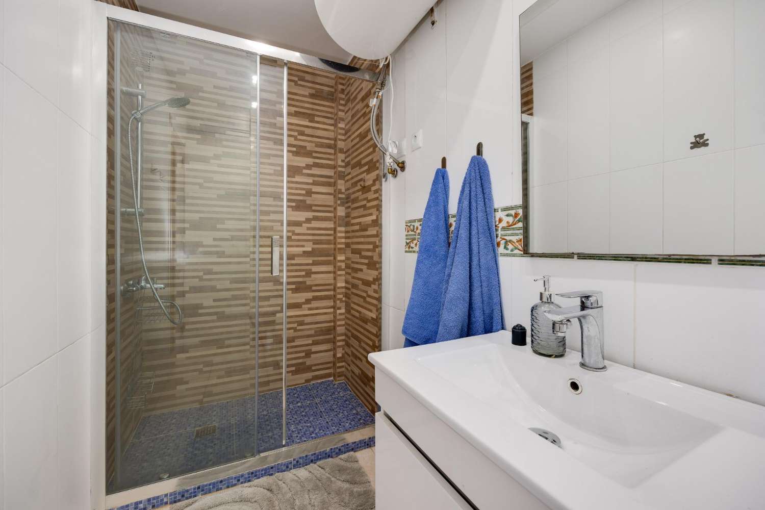 Fantastiskt radhus med 2 sovrum, privat trädgård och solarium