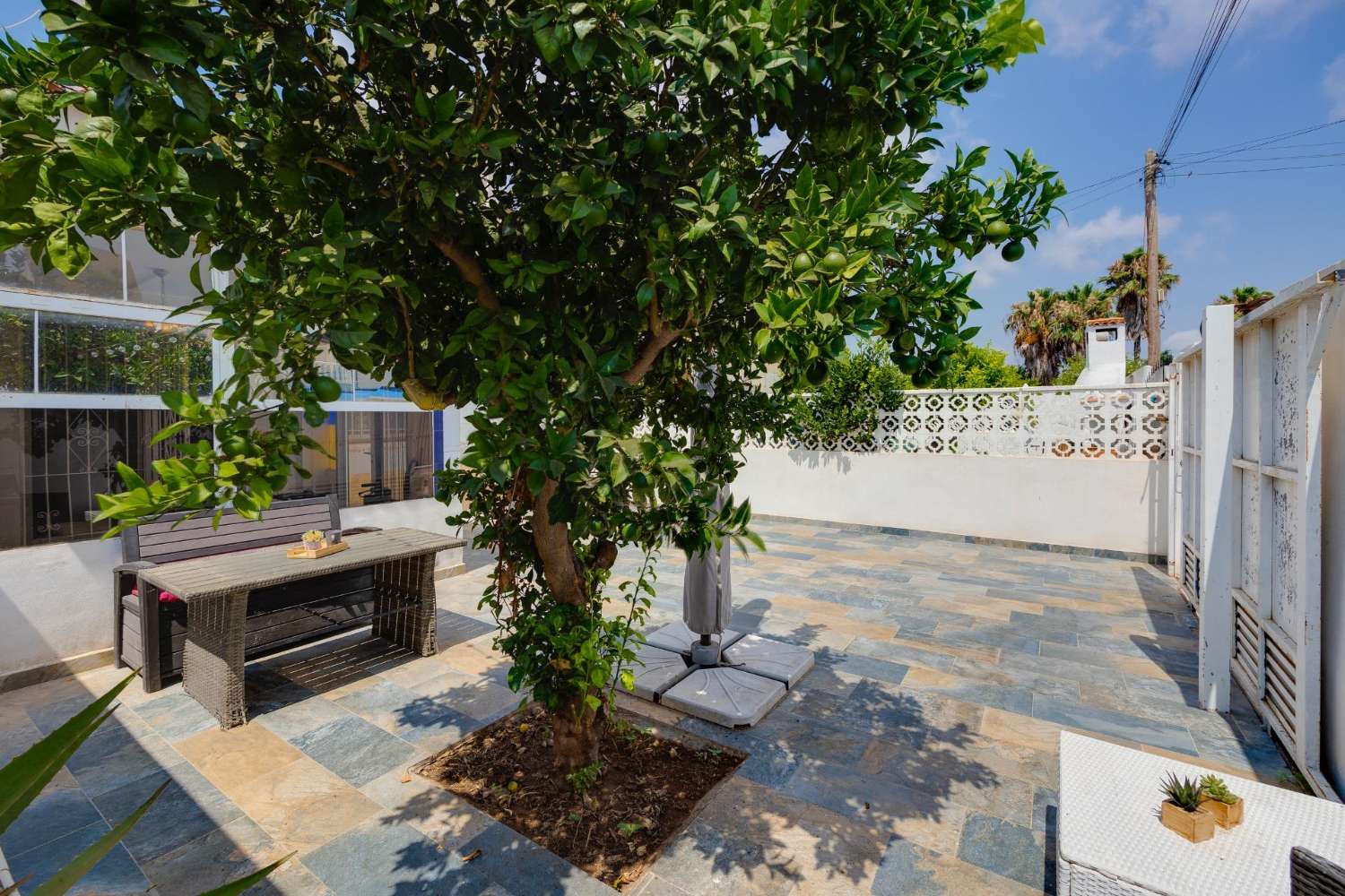 Fantastiskt radhus med 2 sovrum, privat trädgård och solarium
