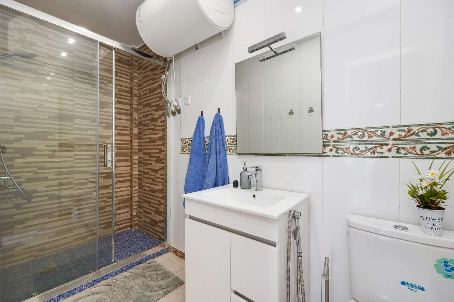 Fantastiskt radhus med 2 sovrum, privat trädgård och solarium