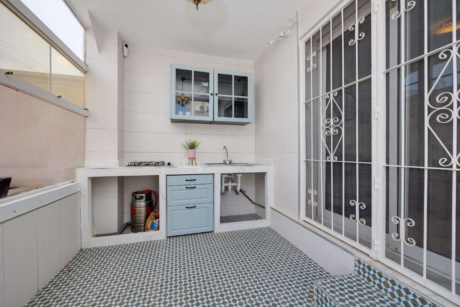 Fantastiskt radhus med 2 sovrum, privat trädgård och solarium