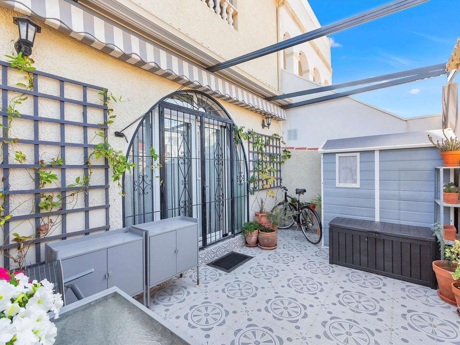 HJØRNE-DUPLEKS MED UTSIKT OVER NATURPARKEN LA MATA TORREVIEJA