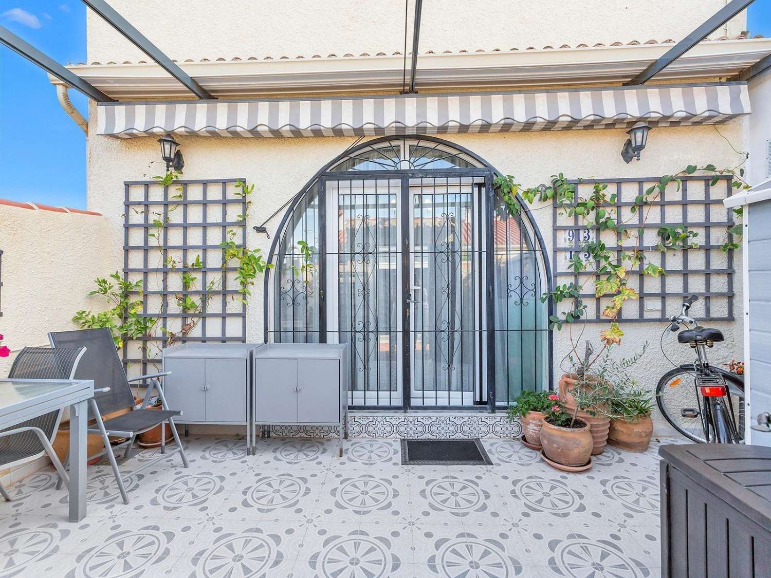 HJØRNE-DUPLEKS MED UTSIKT OVER NATURPARKEN LA MATA TORREVIEJA
