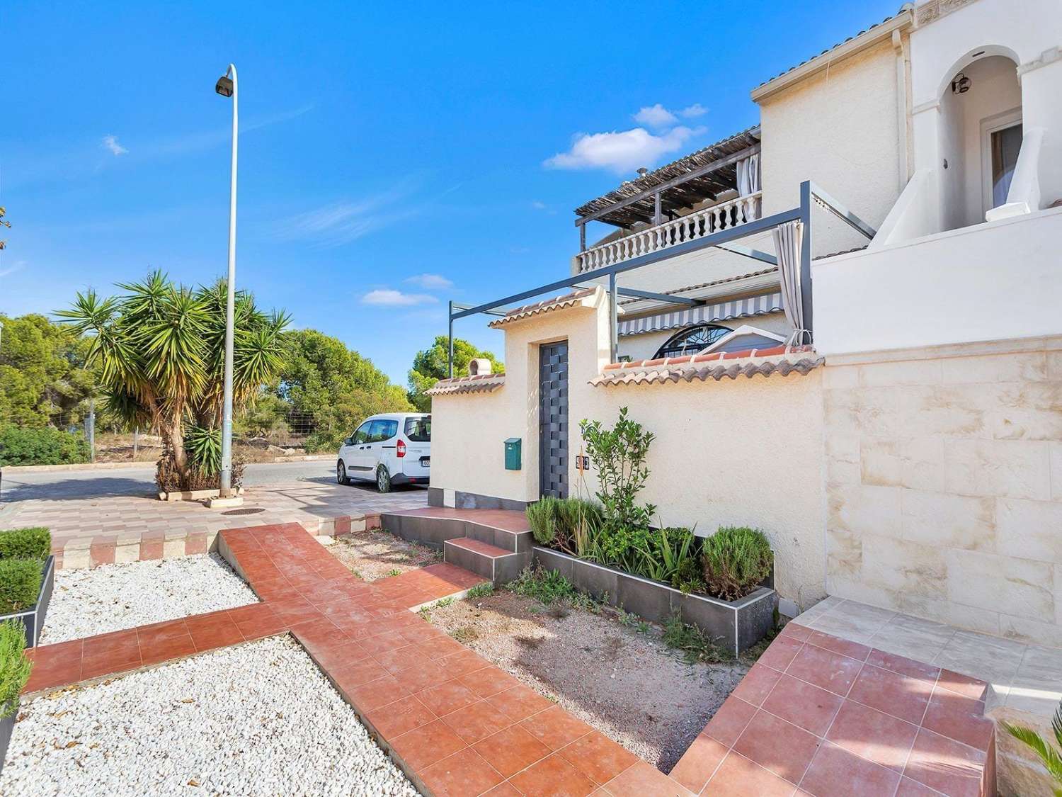 HJØRNE-DUPLEKS MED UTSIKT OVER NATURPARKEN LA MATA TORREVIEJA