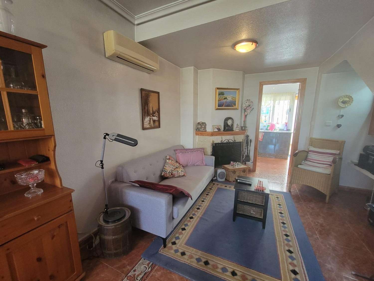 Ruime twee-onder-een-kapwoning, 3 slaapkamers, 3 badkamers, afgesloten garage met berging en gemeenschappelijk zwembad, in Playa Flamenca