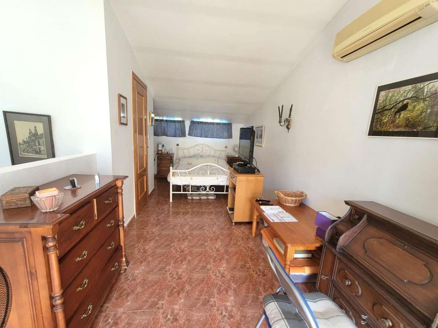 Ruime twee-onder-een-kapwoning, 3 slaapkamers, 3 badkamers, afgesloten garage met berging en gemeenschappelijk zwembad, in Playa Flamenca