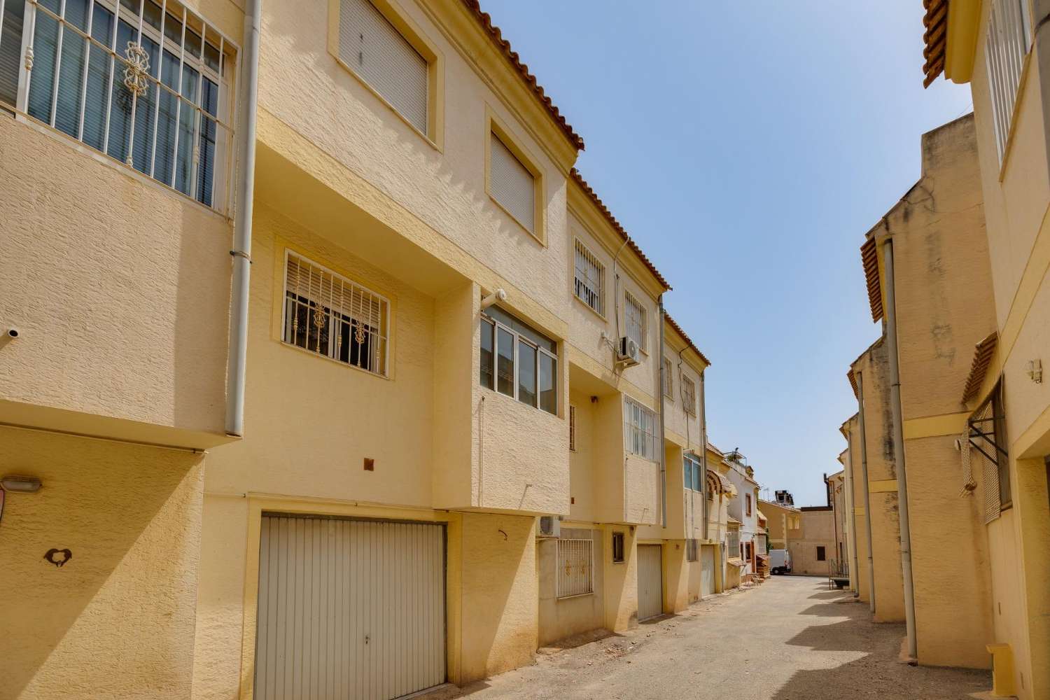 Chalet pareado en venta en Los Montesinos