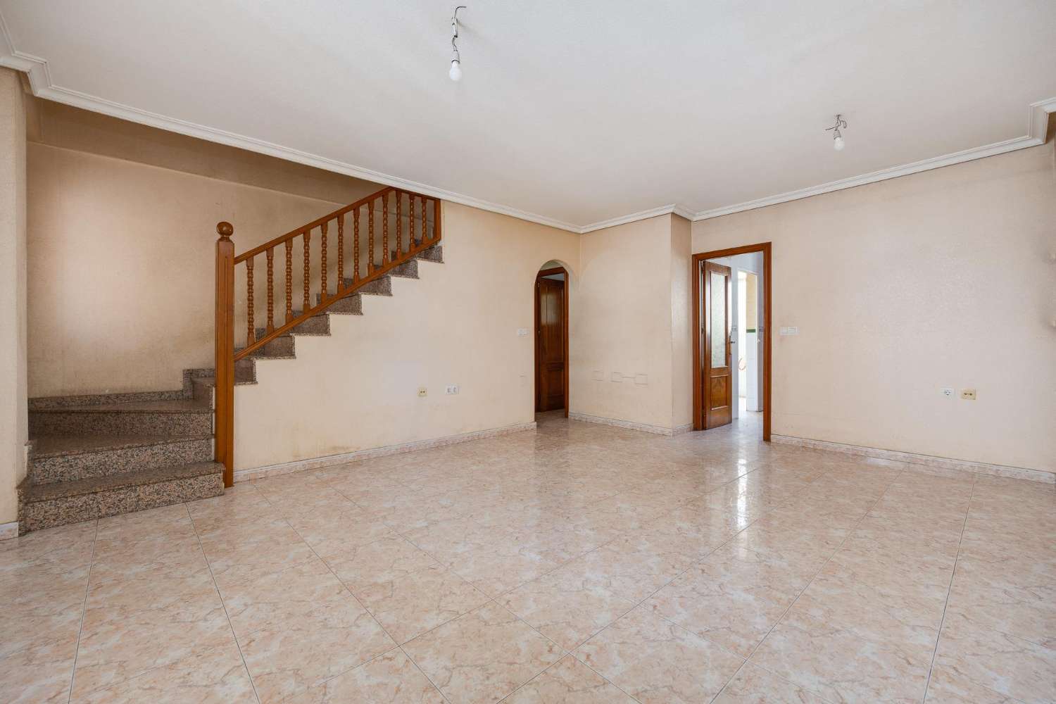 Chalet pareado en venta en Los Montesinos