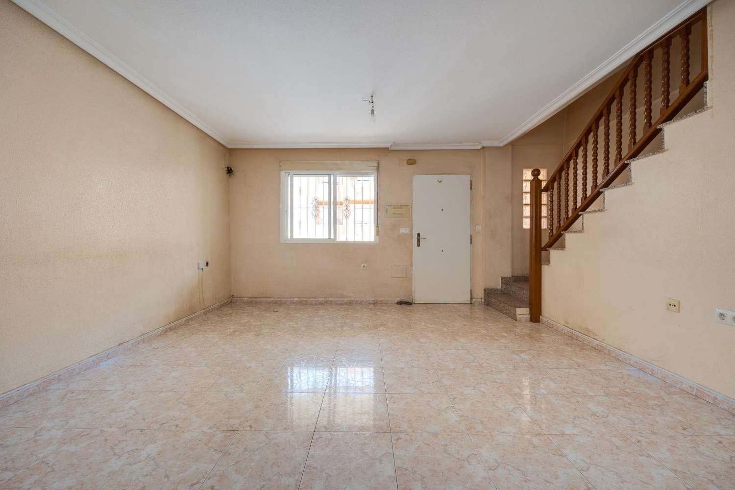 Chalet pareado en venta en Los Montesinos