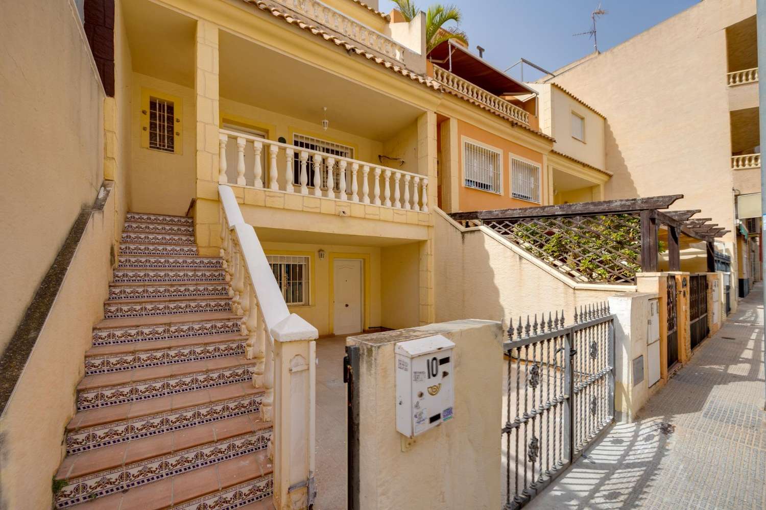 Chalet pareado en venta en Los Montesinos