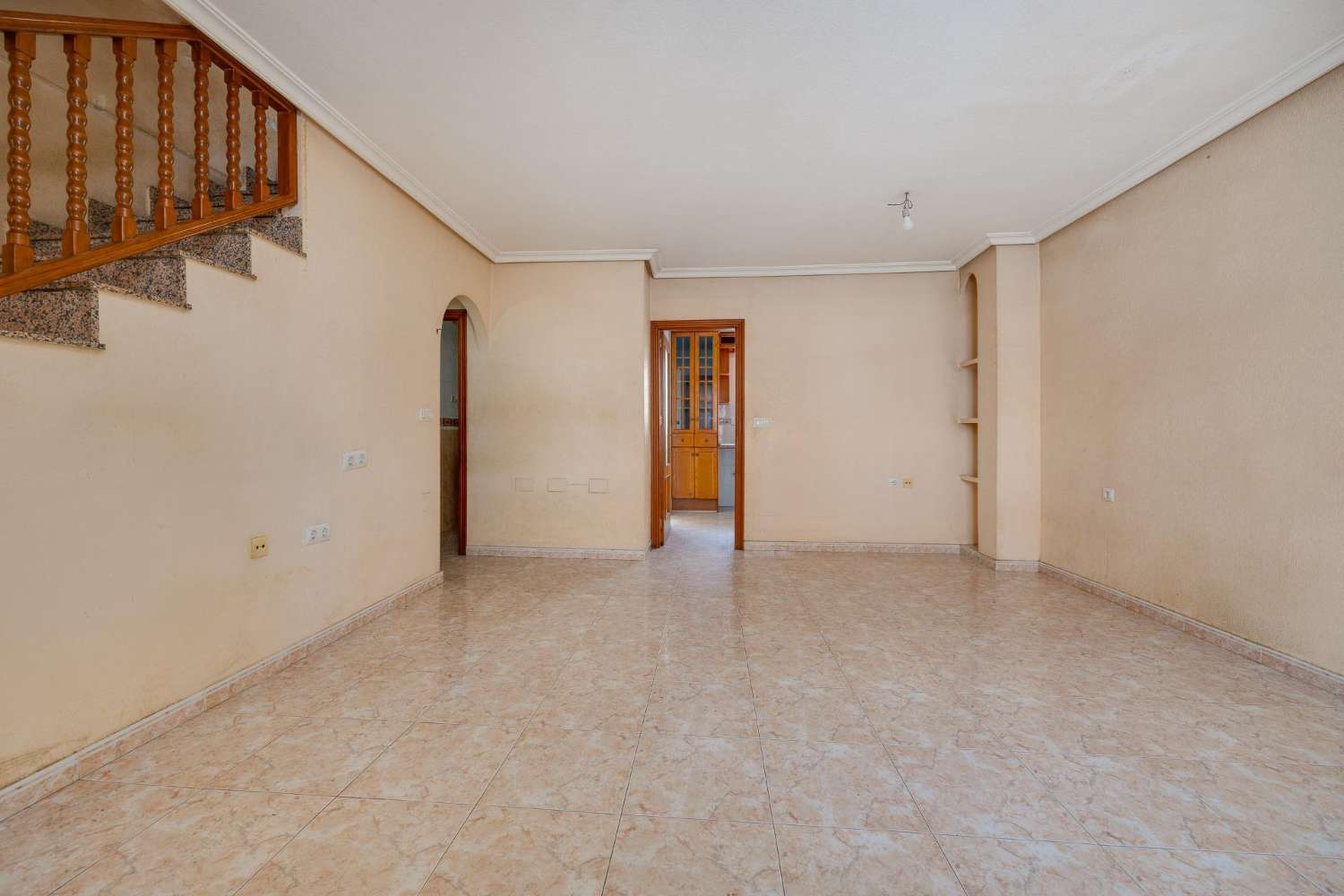 Chalet pareado en venta en Los Montesinos